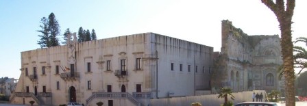 Datei:Ruderi Chiesa Madre e Palazzo Gattopardo.jpg